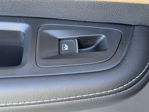 New 2026 Volkswagen Atlas Cross Sport SE image 27