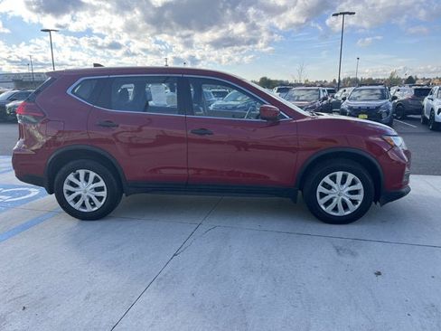 Certified 2017 Nissan Rogue S image 5