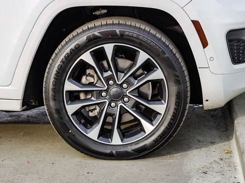 Used 2021 Jeep Grand Cherokee L Overland w/ Advanced Protech Group III image 11