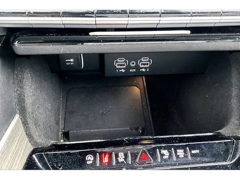 Used 2024 Jeep Wagoneer Series III AWD/4WD image 31