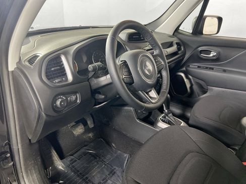 Used 2022 Jeep Renegade Latitude w/ Convenience Group AWD/4WD image 9