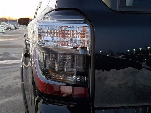 Certified 2024 Toyota 4Runner TRD Off-Road Premium image 15