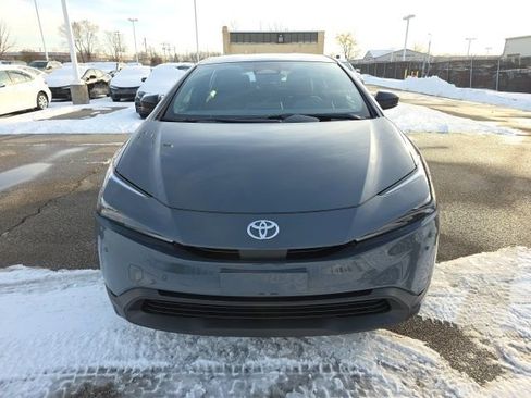 New 2026 Toyota Prius LE FWD image 2
