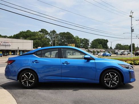 Used 2025 Nissan Sentra SV FWD image 11