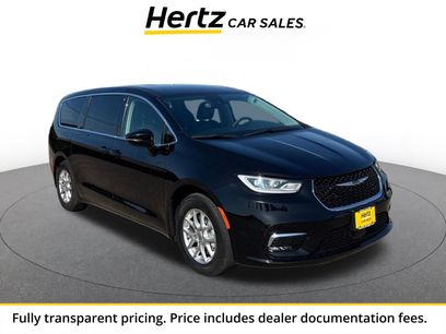 Used 2024 Chrysler Pacifica Touring-L
