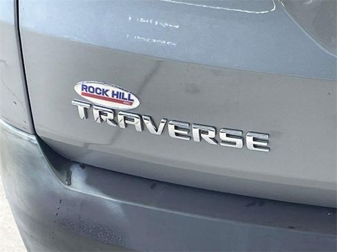 Used 2023 Chevrolet Traverse LS image 8