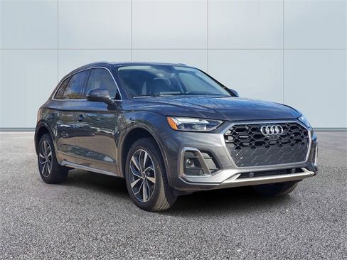 Used 2023 Audi Q5 2.0T Premium Plus w/ Premium Plus Package image 3