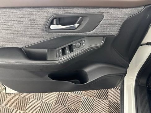 Certified 2023 Nissan Rogue SV AWD/4WD image 18