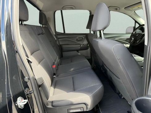 Used 2025 Honda Ridgeline Sport image 14