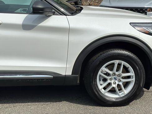Used 2025 Ford Explorer Active image 9