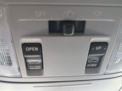 Used 2017 Toyota RAV4 XLE AWD/4WD image 10