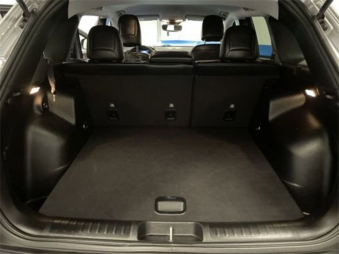 Used 2022 Jeep Cherokee Trailhawk image 23