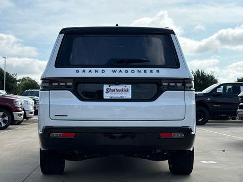 Used 2023 Jeep Grand Wagoneer Series III w/ Quick Order Packagew 28T AWD/4WD image 7