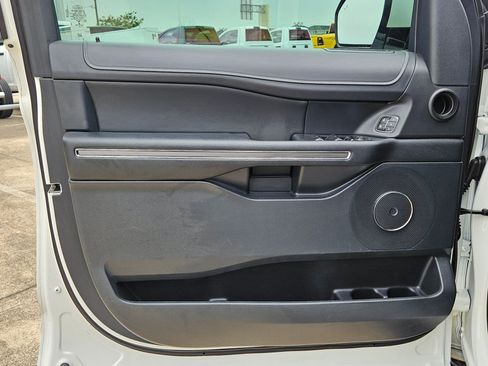 Used 2022 Ford Expedition Max XLT AWD/4WD image 12
