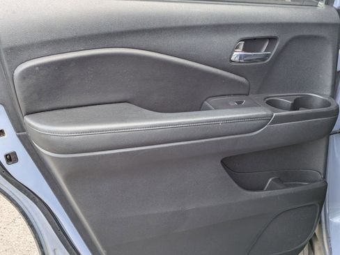 Used 2022 Honda Pilot Touring image 16