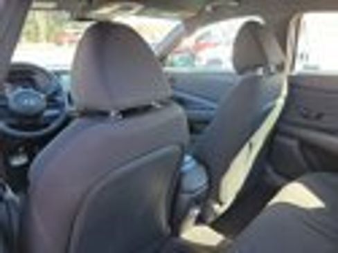 Used 2025 Hyundai Elantra Sport image 12