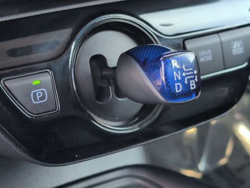 Used 2019 Toyota Prius LE image 30