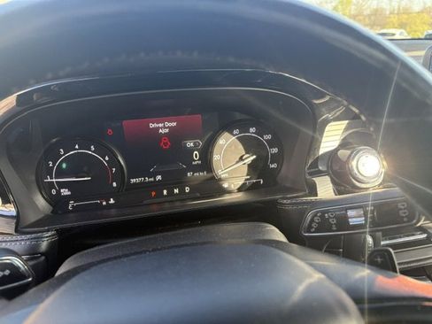 Used 2020 Lincoln Corsair AWD w/ Premium Package image 10