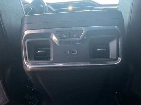 Used 2025 GMC Sierra 1500 Denali w/ Technology Package AWD/4WD image 14