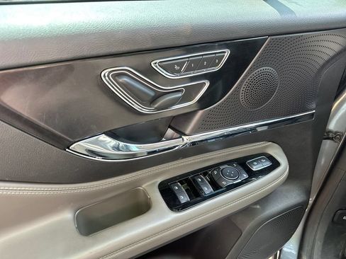 Used 2024 Lincoln Corsair AWD image 6