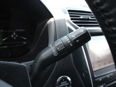 Used 2019 Ford Explorer Limited w/ Class III Trailer Tow Package FWD image 15