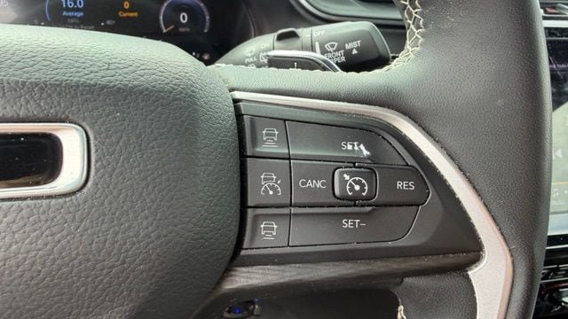 Used 2024 Jeep Grand Cherokee Altitude AWD/4WD image 20