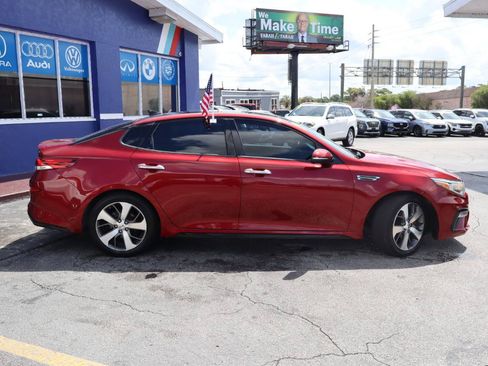 Used 2019 Kia Optima S w/ S Panoramic Sunroof Package FWD image 2