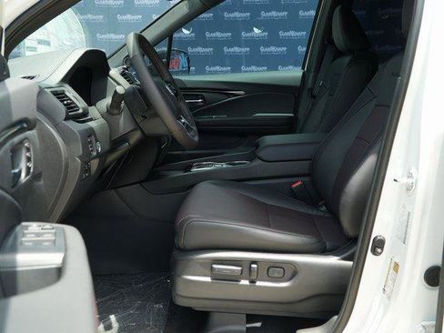 Used 2025 Honda Ridgeline Black Edition image 15