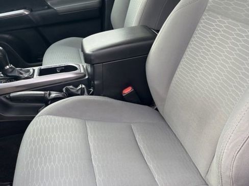 Used 2018 Toyota Tacoma SR5 image 12