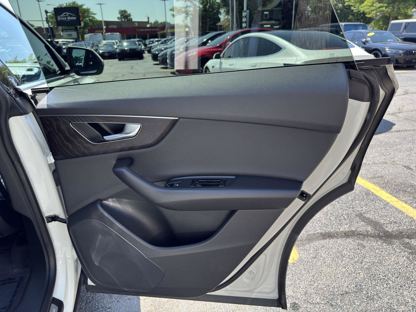 Used 2023 Audi Q8 Premium w/ Convenience Package AWD/4WD image 40