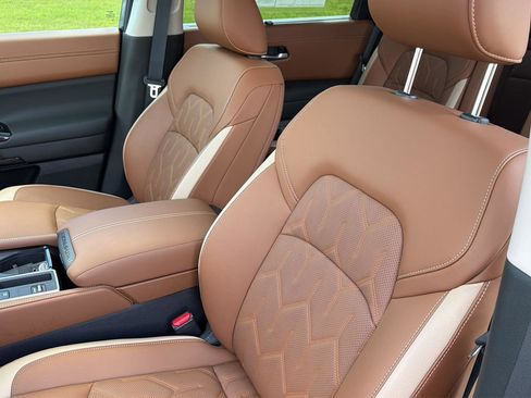 New 2026 Nissan Pathfinder Platinum FWD image 31