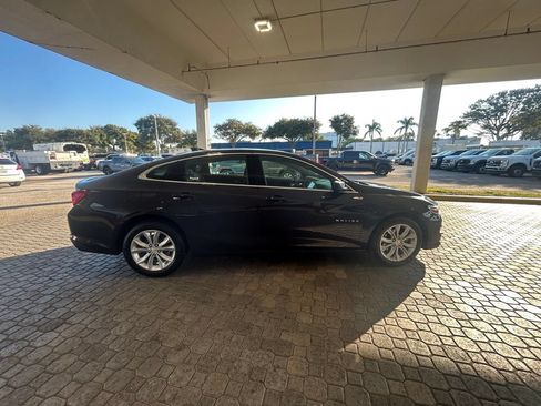 Used 2025 Chevrolet Malibu LT FWD image 3