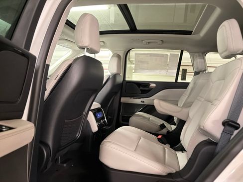 New 2026 Lincoln Aviator AWD image 20