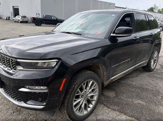 Used 2022 Jeep Grand Cherokee Summit AWD/4WD video 1