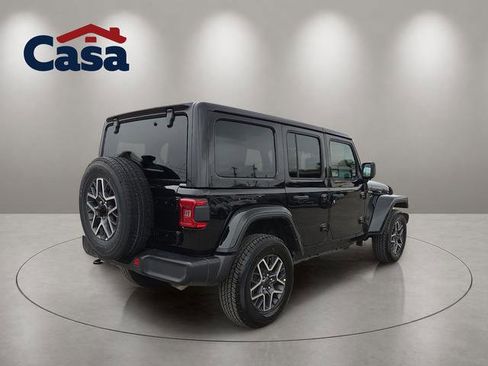 Used 2025 Jeep Wrangler Unlimited Sahara AWD/4WD image 3