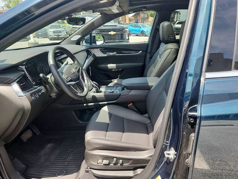 Certified 2025 Cadillac XT5 Premium Luxury w/ Technology Package AWD/4WD image 13