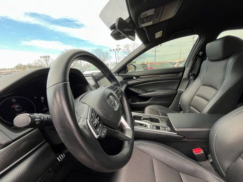 Used 2022 Honda Accord Sport image 14