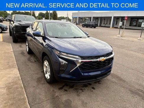 Certified 2024 Chevrolet Trax LS w/ LS Convenience Package FWD image 5