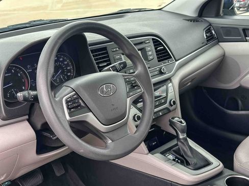 Used 2017 Hyundai Elantra SE FWD image 12