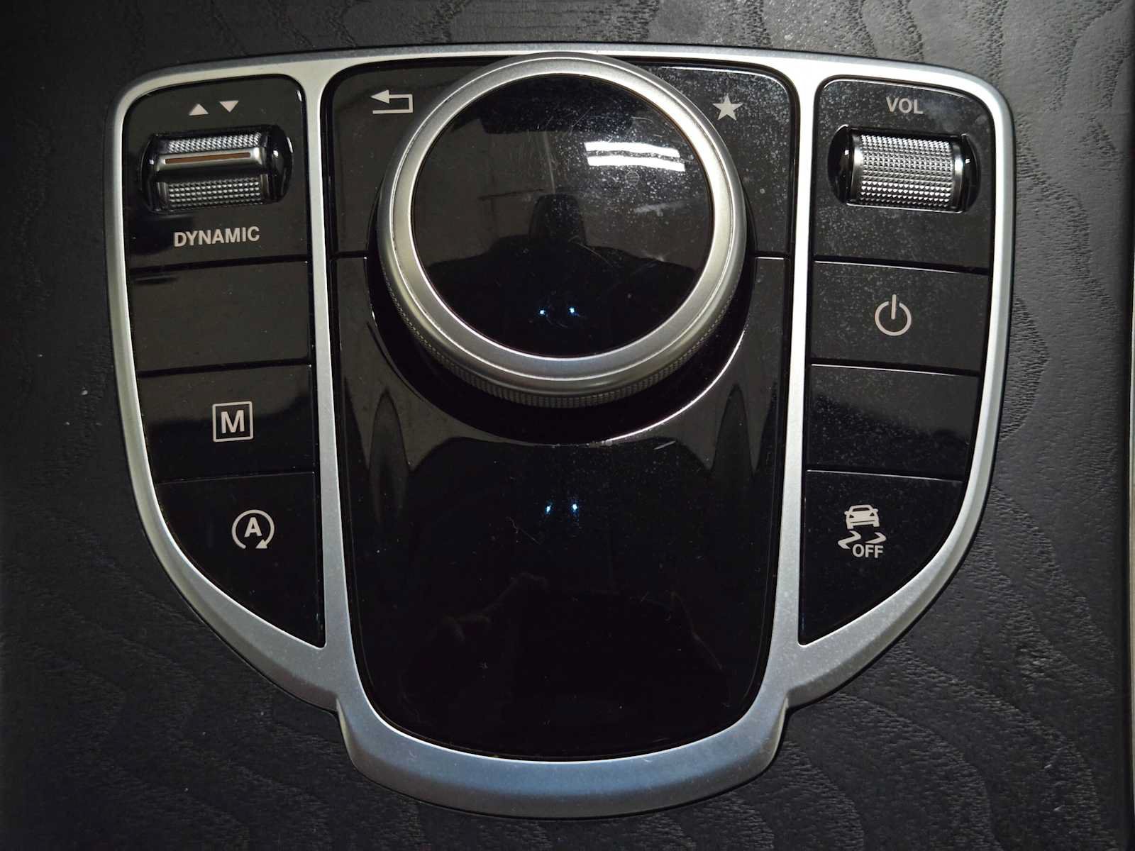 Used 2019 Mercedes-Benz GLC 300 4MATIC image 32