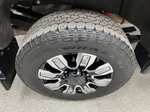 Used 2022 GMC Sierra 3500 Denali w/ Denali Ultimate Package AWD/4WD image 16