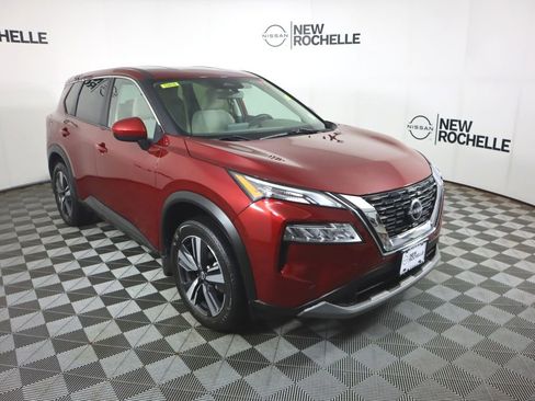 Used 2023 Nissan Rogue SV AWD/4WD image 3