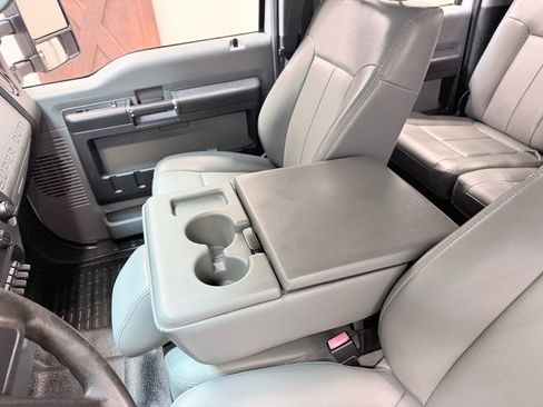 Used 2012 Ford F550 4x4 Crew Cab Super Duty w/ Payload Upgrade Pkg image 28