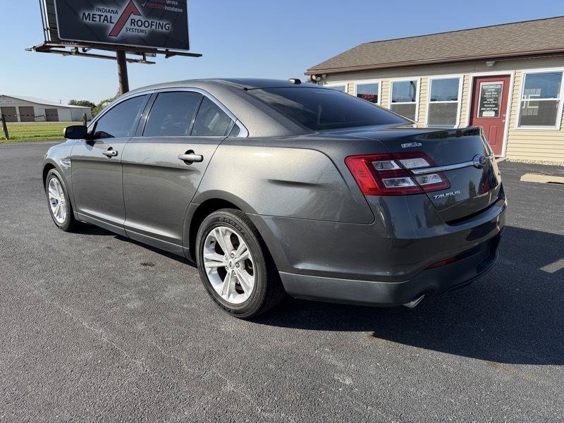 Used 2017 Ford Taurus SE FWD image 7