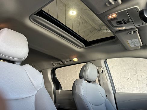 Used 2024 Toyota Sienna XLE image 19