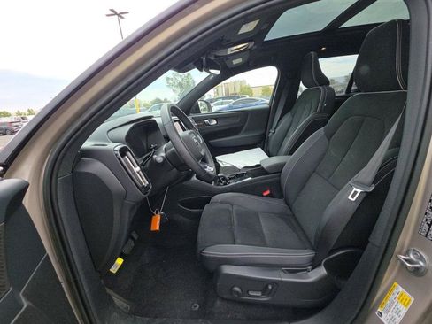 Used 2023 Volvo XC40 Recharge Ultimate w/ Protection Package Premier AWD/4WD image 3