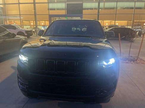 Used 2025 Jeep Wagoneer Series II w/ Premium Group I image 2