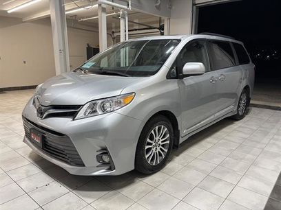 Used 2020 Toyota Sienna XLE