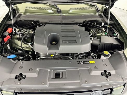 New 2026 Land Rover Defender 110 X-Dynamic SE AWD/4WD image 32