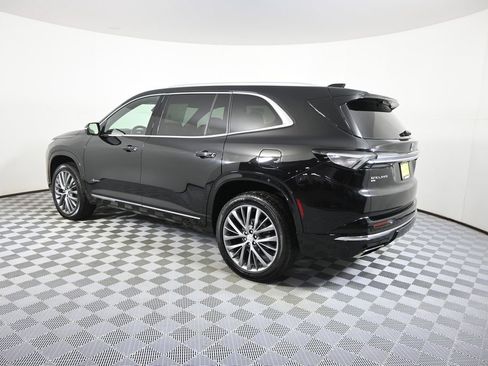 Used 2025 Buick Enclave Avenir w/ Super Cruise Package AWD/4WD image 4